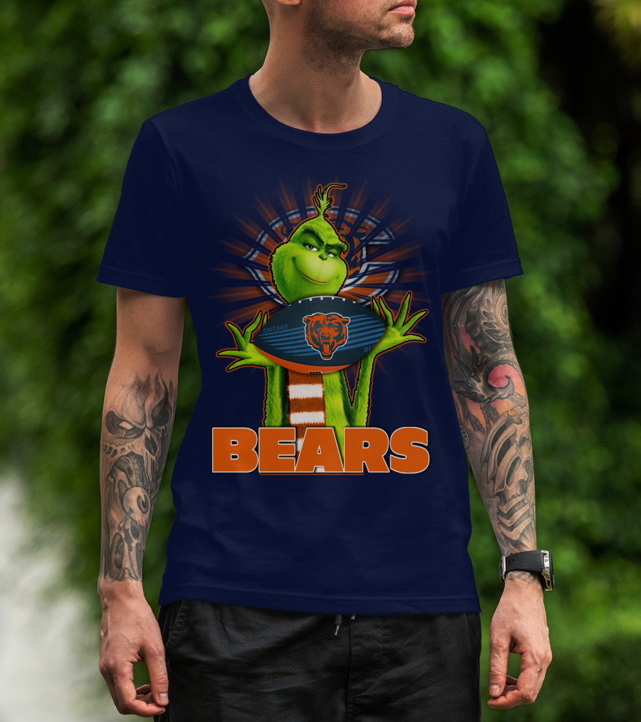 Grinch Holding Chicago Bears Football BEARS T-Shirt