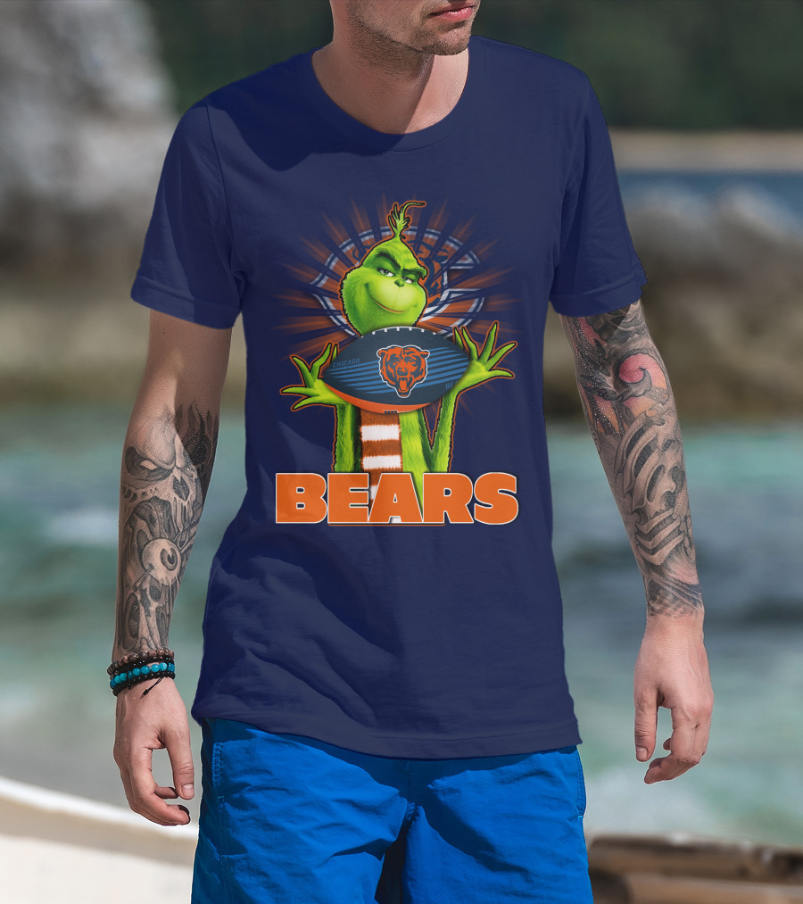 Grinch Holding Chicago Bears Football BEARS T-Shirt