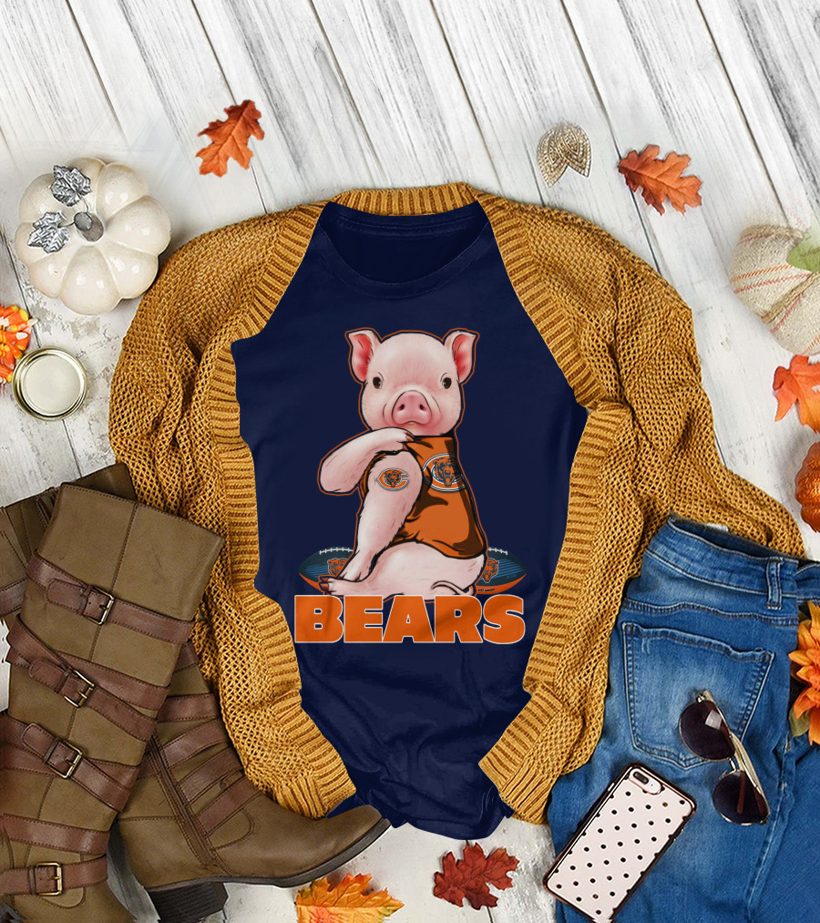 Pig in Chicago Bears Jersey with Football and Logo BEARS T-Shirt