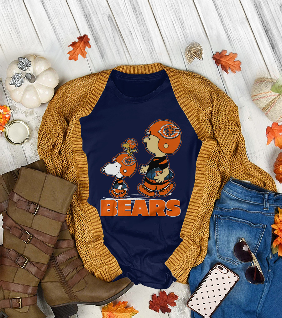 Snpfootball CHICAGO BEARS Characters with Helmets T-Shirt
