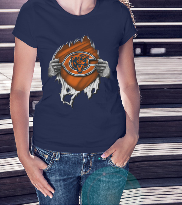 Torn CHICAGO BEARS Logo With Rip Effect Hands T-Shirt