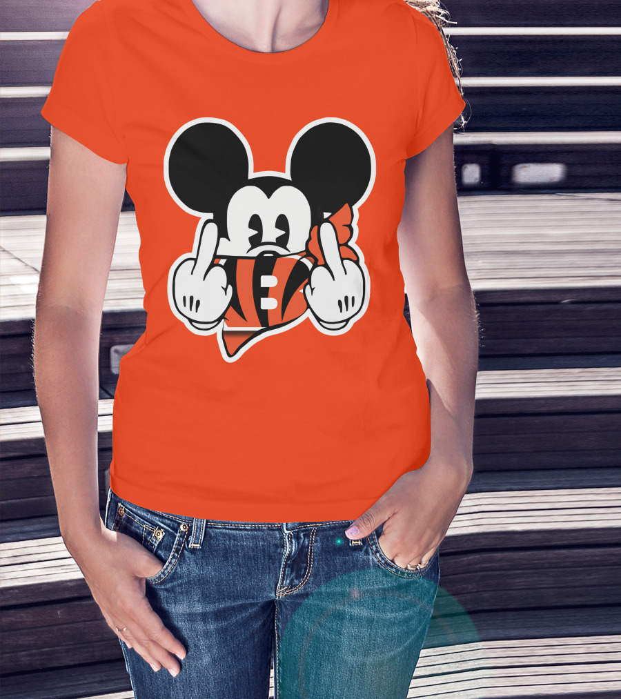 Cincinnati Bengals 29 Mickey Mouse Football Fan Gesture T-Shirt