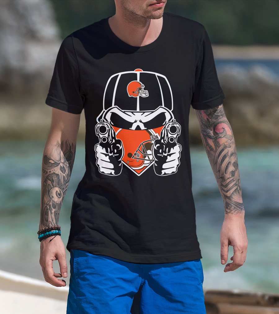Cleveland Browns Helmet And Dual Pistols T-Shirt