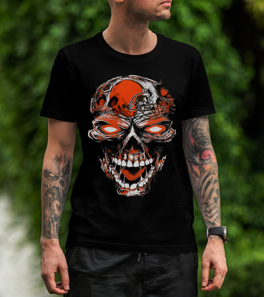 Cleveland Browns Skull Design 43 Orange Helmet Football Fan T-Shirt