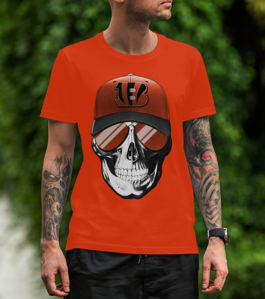 Cincinnati Bengals Skull With Team Logo Hat And Sunglasses T-Shirt