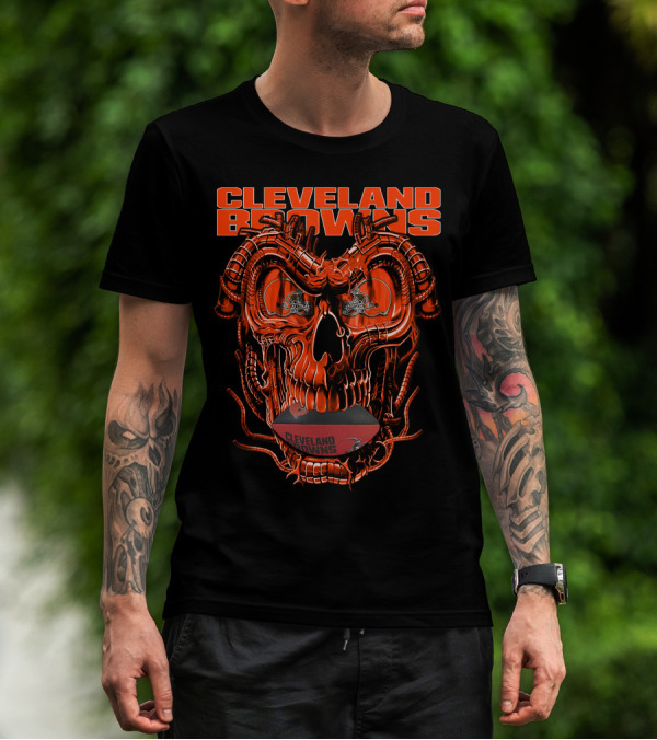 Dragonskull CLEVELAND BROWNS Helmet Skull Football T-Shirt