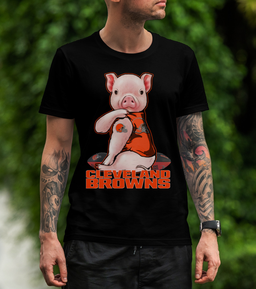 Cleveland Browns Pig With Team Logo Jersey And Football T-Shirt