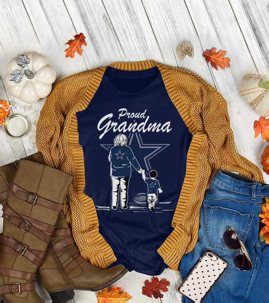 Proud Grandma Dallas Cowboys Star Holding Hands with Child Football T-Shirt