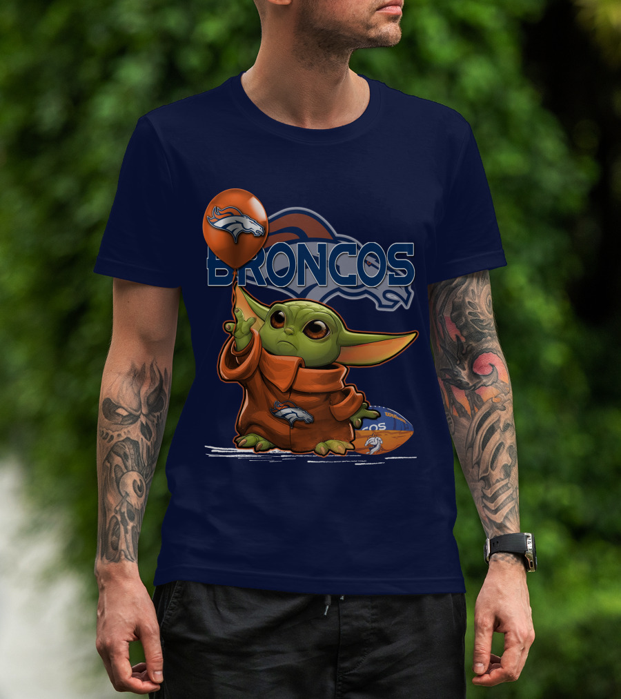 Yoda V1 Denver Broncos Alien Holding Balloon And Football T-Shirt