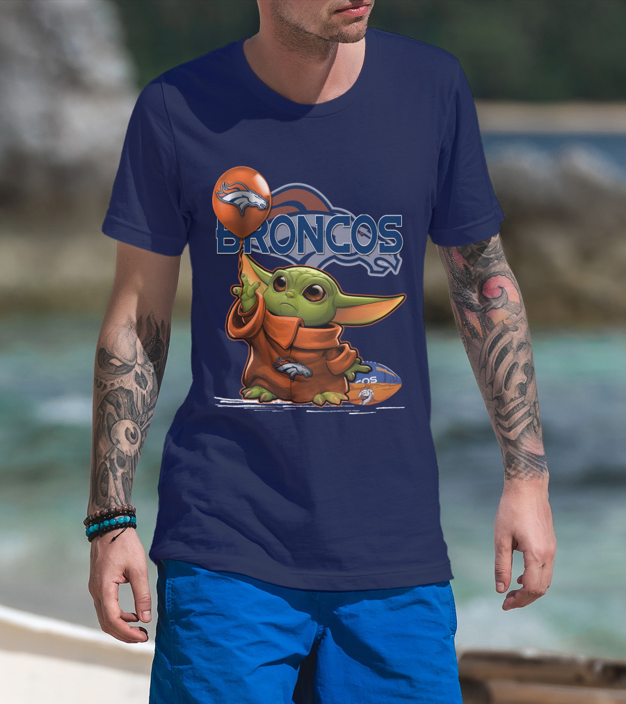 Yoda V1 Denver Broncos Alien Holding Balloon And Football T-Shirt