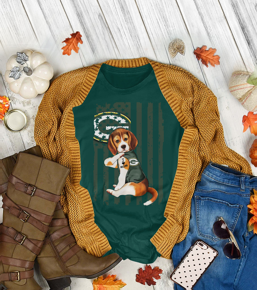 Beagle Wearing Green Bay Packers Jersey with I Love Mom Tattoo T-Shirt