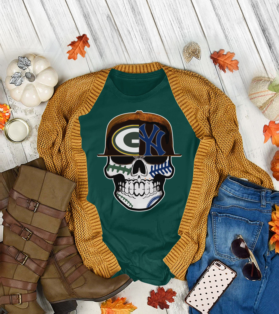 Green Bay Packers New York Yankees Split Skull Cap T-Shirt