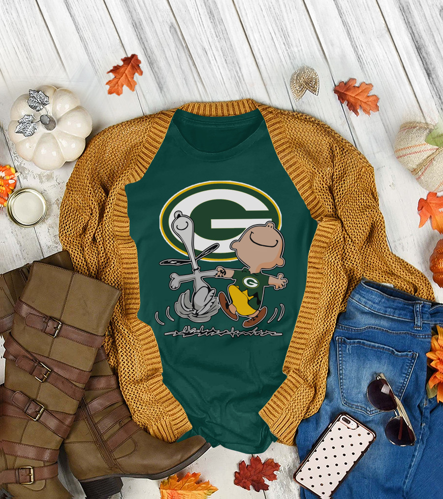 Green Bay Packers Snoopy Charlie Brown Fan Celebration T-Shirt