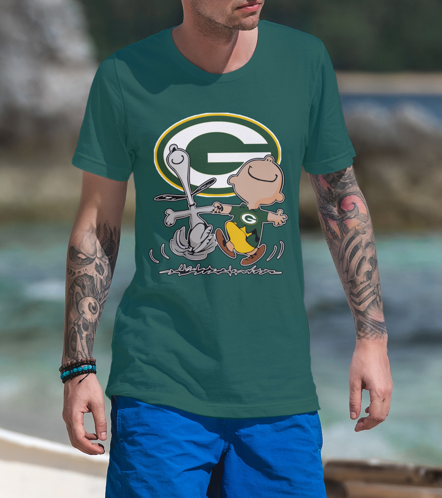 Green Bay Packers Snoopy Charlie Brown Fan Celebration T-Shirt