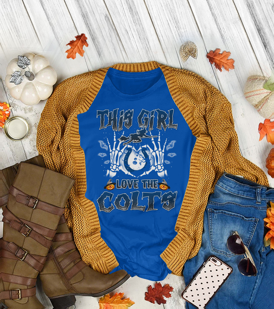 This Girl Love The Colts Halloween Skeleton Hands Pumpkin T-Shirt