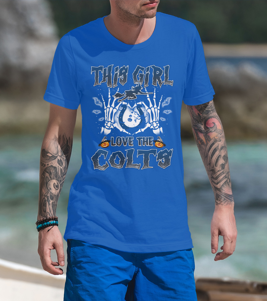 This Girl Love The Colts Halloween Skeleton Hands Pumpkin T-Shirt