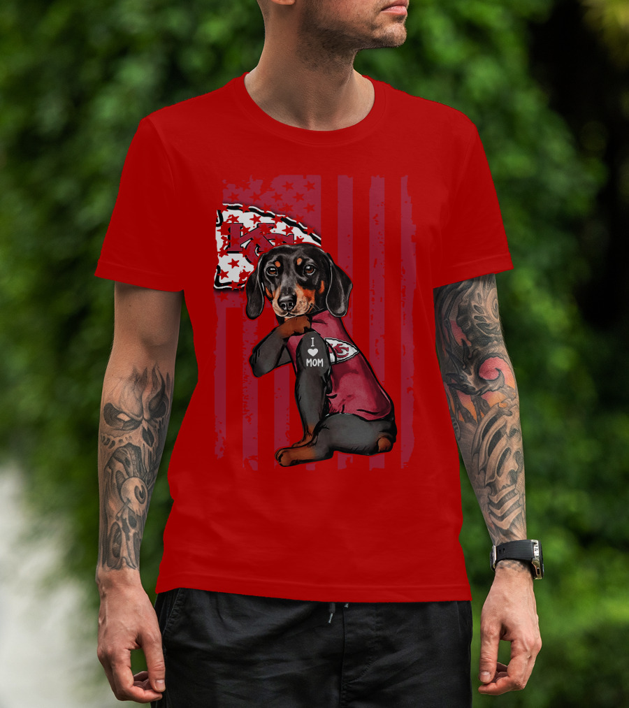 Dachshund I Love Mom Kansas City Chiefs Fan Flag T-Shirt