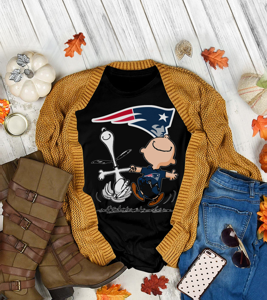 Snoopy and Charlie Brown Dancing with New England Patriots T-Shirt