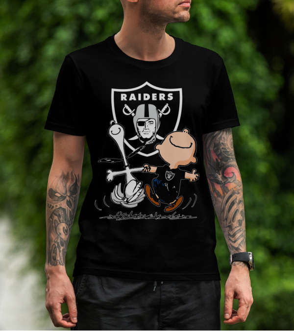 Snoopy Dancing With Charlie Brown Oakland Raiders T-Shirt