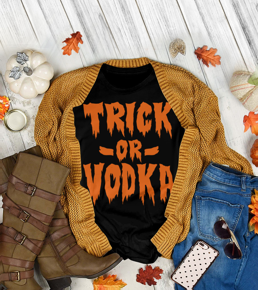 Trick Or Vodka Halloween Pumpkin Ghost - Funny Halloween Party Costume T-Shirt