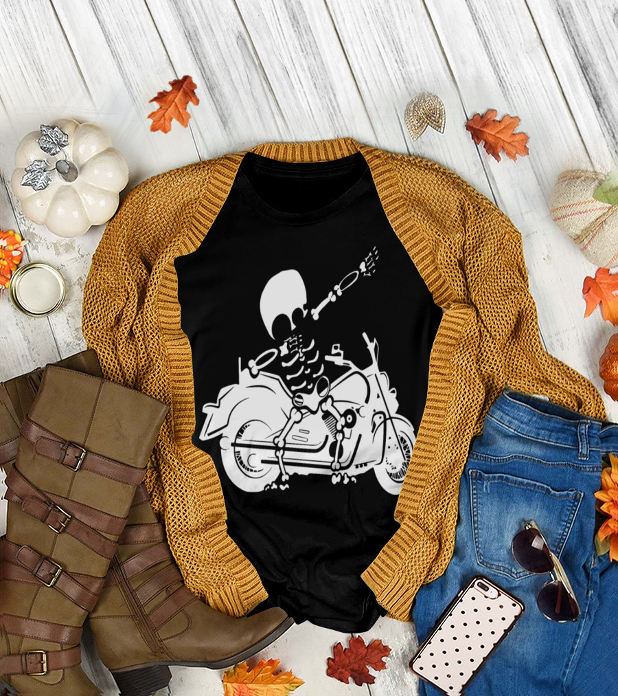 New Dabbing Skeleton on Custom Motorcycle for Enthusiasts T-Shirt