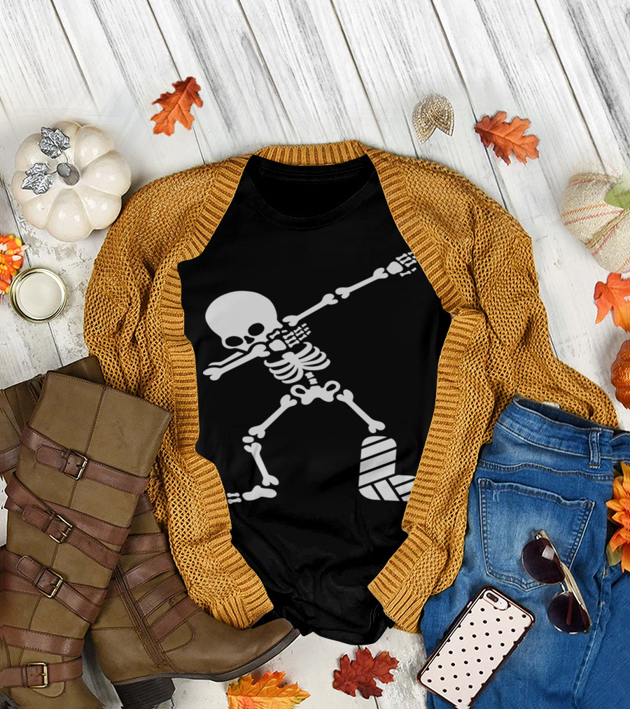 Dabbing Skeleton with Broken Leg in Plaster Cast T-Shirt