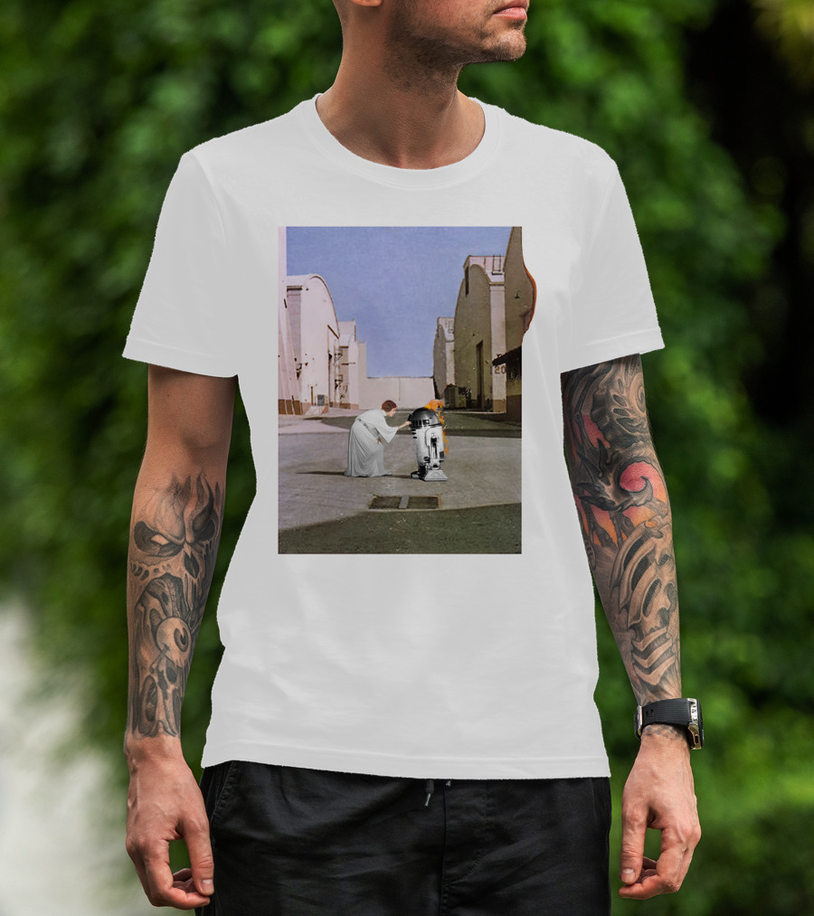 Wish You Were Leia With Princess And Droid In Iconic Courtyard Scene T-Shirt