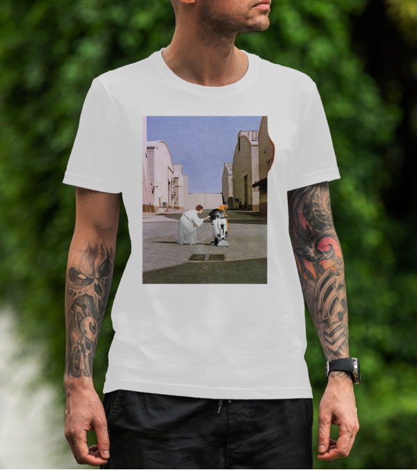 Wish You Were Leia With Princess And Droid In Iconic Courtyard Scene T-Shirt