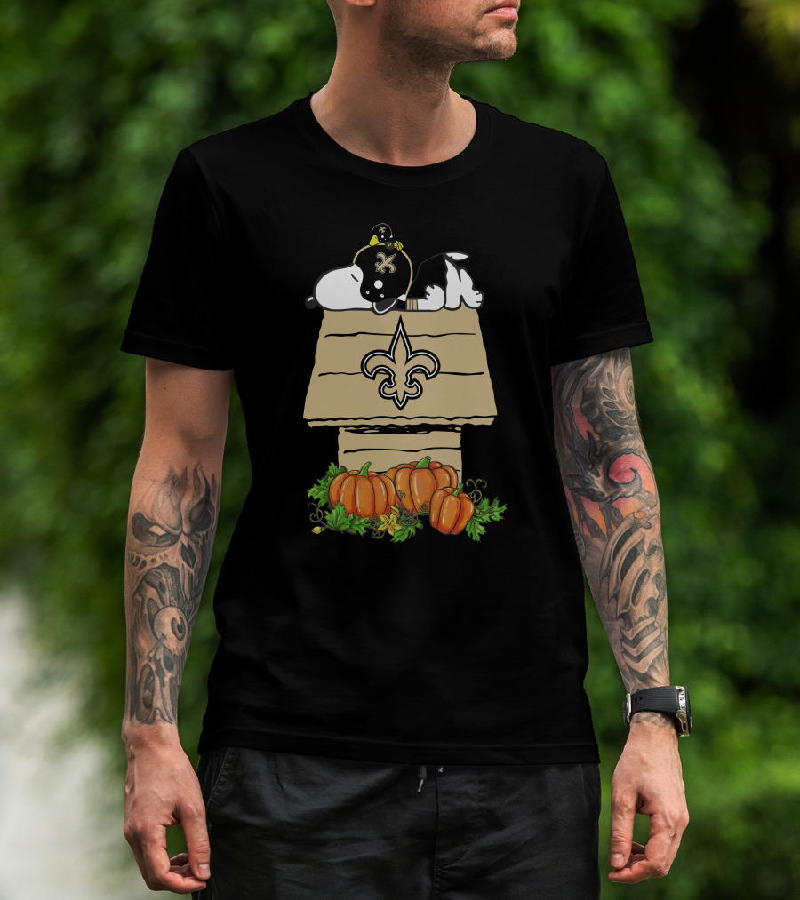 New Orleans Saints Snoopy Doghouse Pumpkin Patch T-Shirt