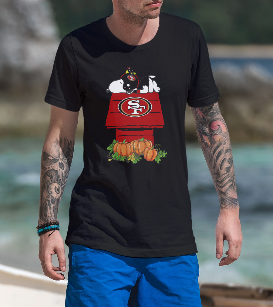 San Francisco 49ers Snoopy Halloween Pumpkins Football Helmet T-Shirt
