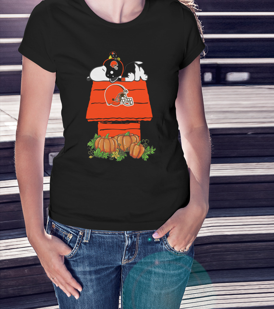 Cleveland Browns Snoopy Pumpkin Halloween Football Doghouse T-Shirt