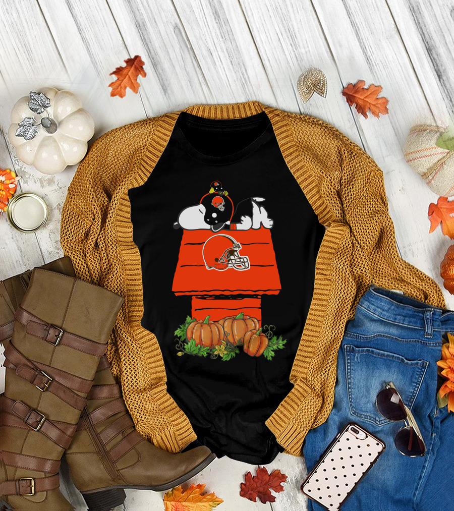 Cleveland Browns Snoopy Pumpkin Halloween Football Doghouse T-Shirt