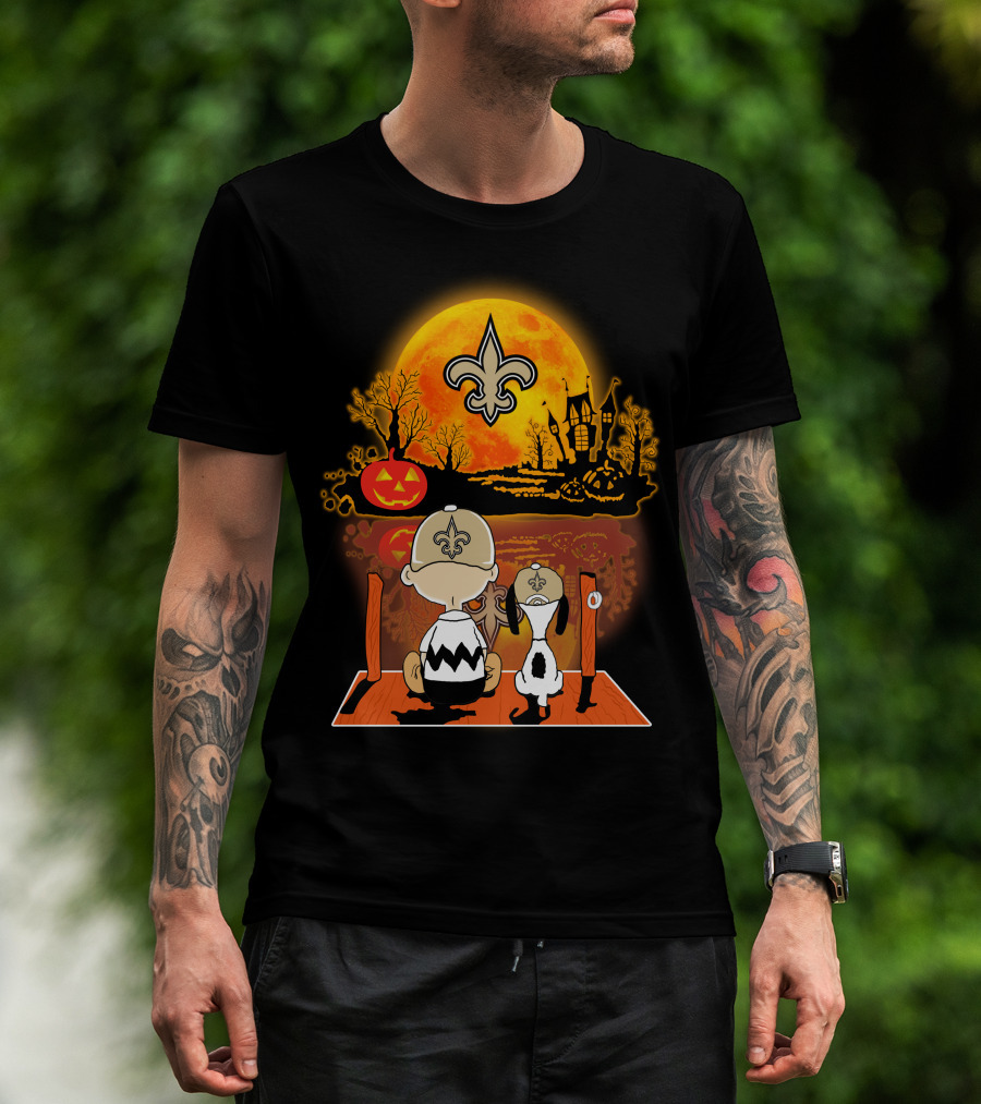 New Orleans Saints Halloween Snoopy Charlie Brown Pumpkin Scene T-Shirt