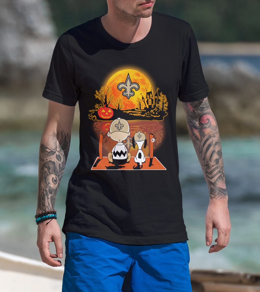 New Orleans Saints Halloween Snoopy Charlie Brown Pumpkin Scene T-Shirt
