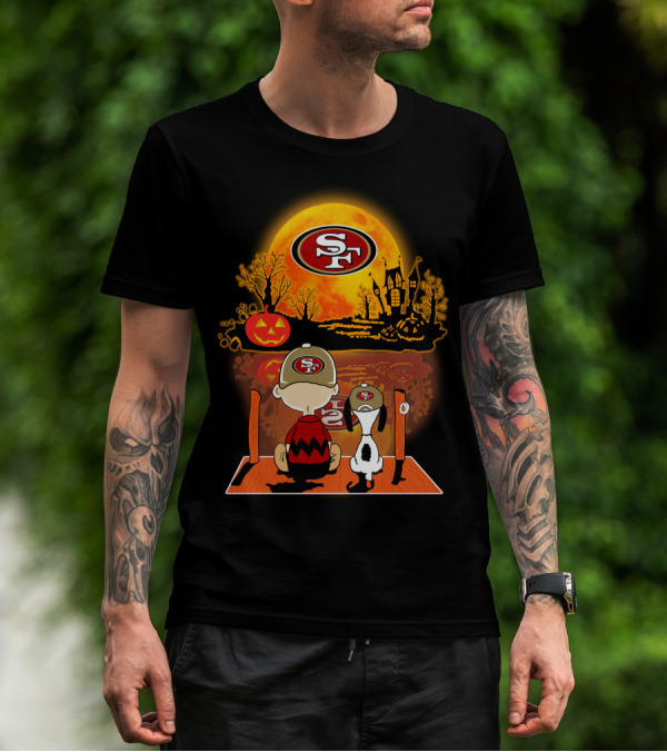 San Francisco 49ers Snoopy Charlie Brown Pumpkin Halloween Moon Scene T-Shirt