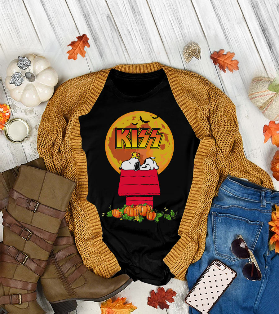 KISS Snoopy Halloween Pumpkin Moon Scene T-Shirt