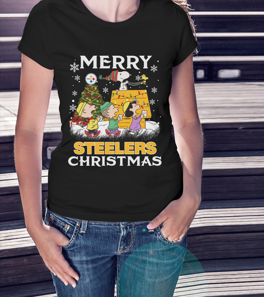 Merry Christmas Steelers Snoopy Peanuts Characters Weihnachten T-Shirt