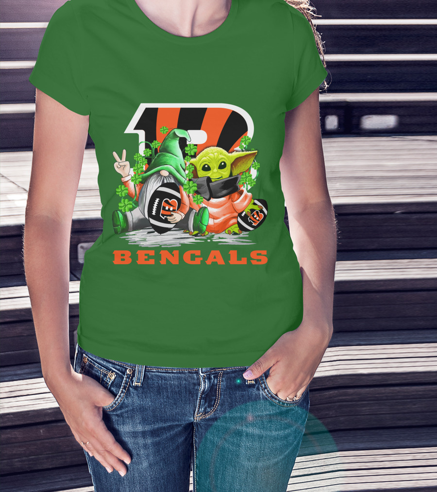 Cincinnati Bengals St. Patrick's Day Gnome And Baby Yoda Football T-Shirt