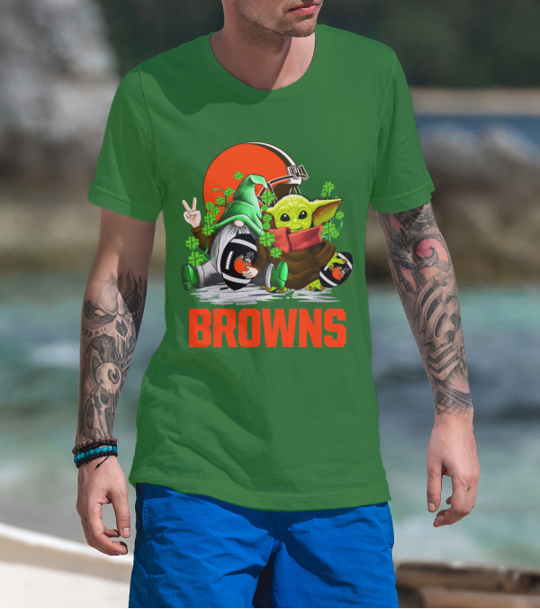 Cleveland Browns Football St. Patrick's Day Gnome And Baby Yoda T-Shirt