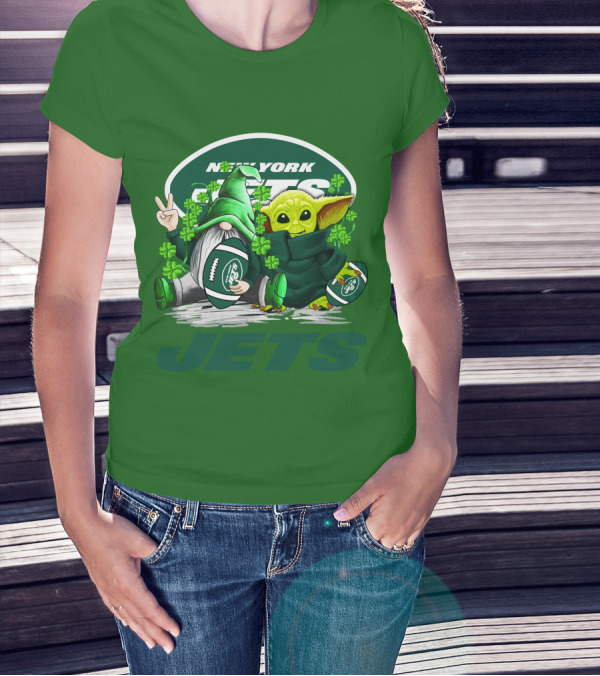 New York Jets Football St. Patrick's Day Baby Yoda And Gnome With Shamrocks T-Shirt