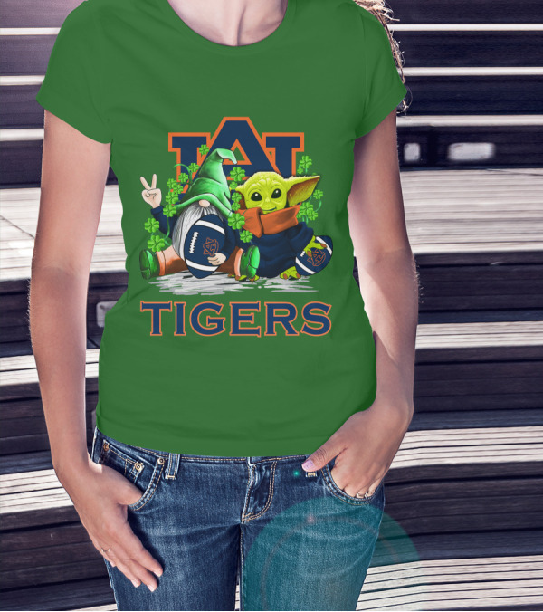 Auburn Tigers St. Patrick’s Day Football Gnome And Yoda Fan T-Shirt