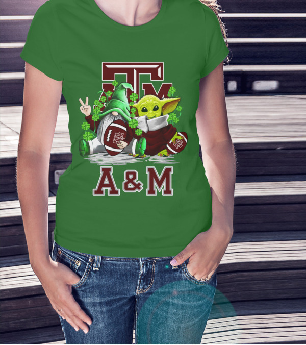 Texas A&M Aggies Football St. Patrick’s Day Gnome And Baby Alien With Shamrocks T-Shirt
