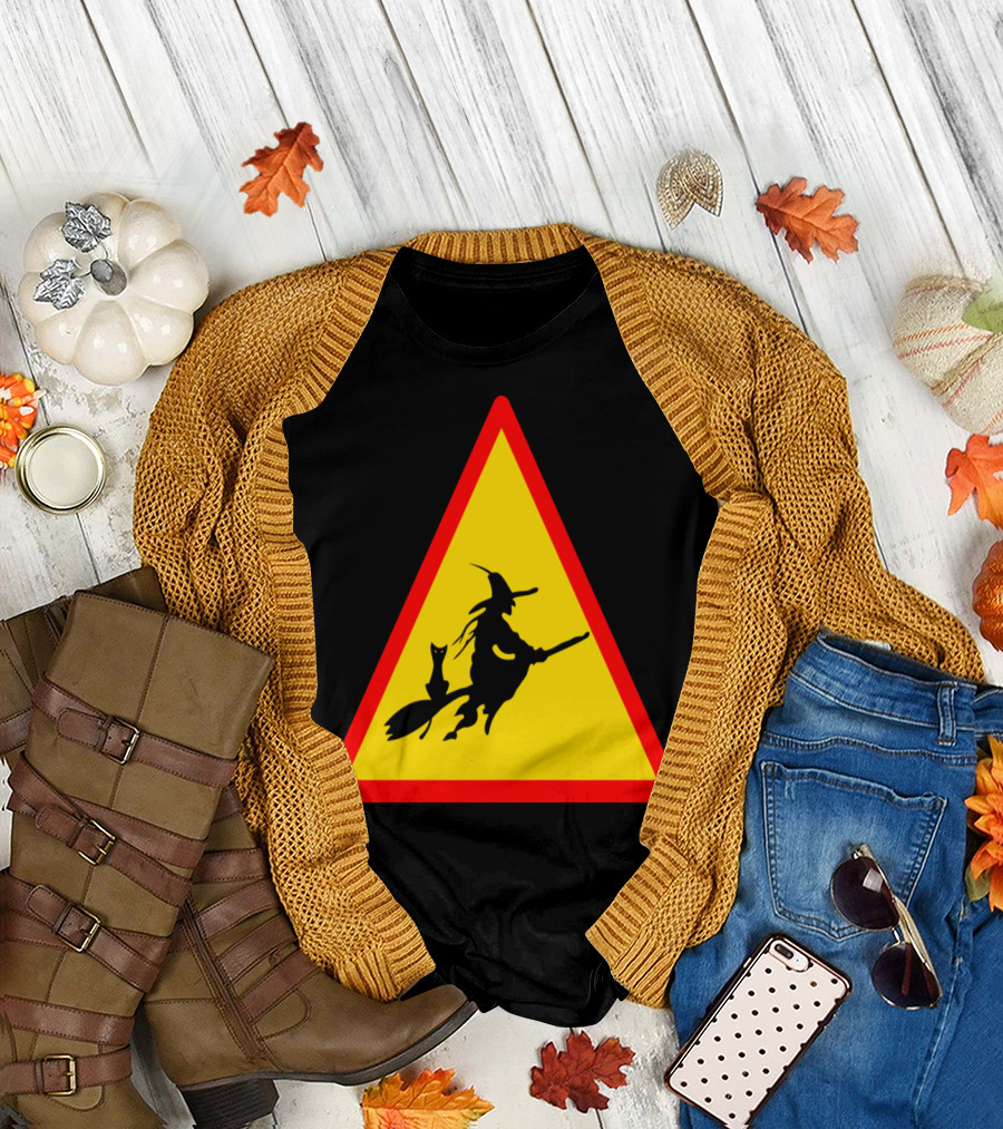 Witches Witch Hexen Hexe Broomstick Cat Triangle Warning Sign T-Shirt