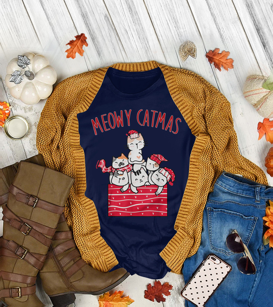 Meowy Catmas Cute Kawaii Anime Christmas Cats T-Shirt