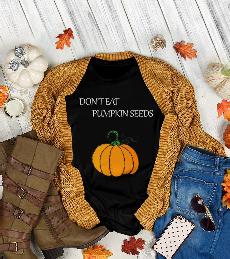 Funny Pregnant Halloween Don't Eat Pumpkin Seeds with Orange Pumpkin T-Shirt