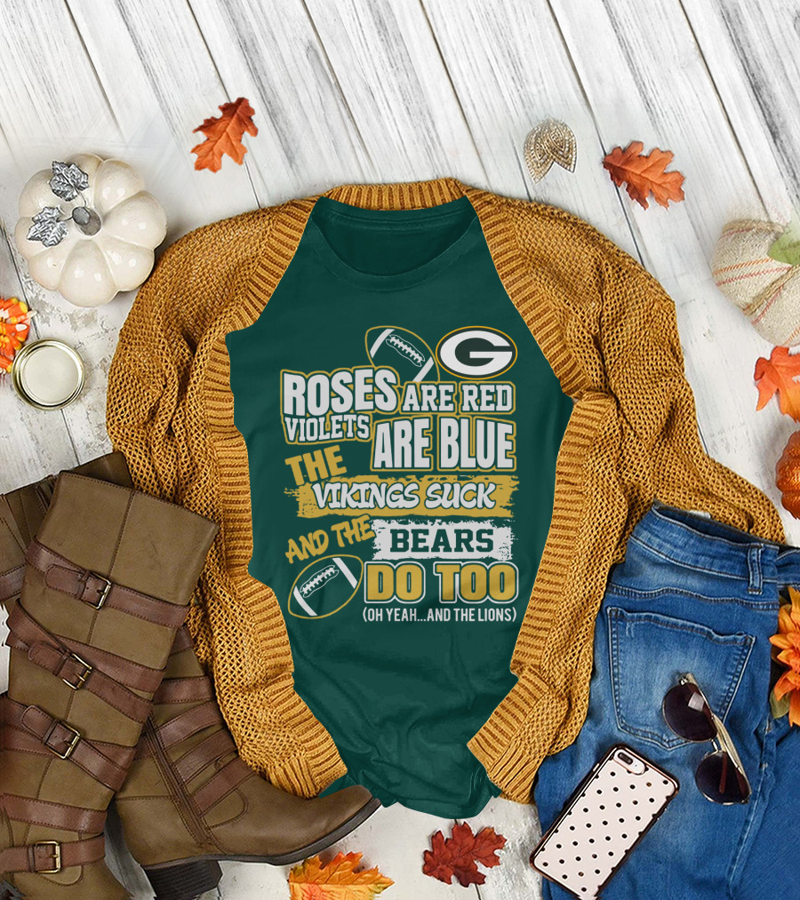Green Bay Packers Roses Are Red Football Rivalry Poem T-Shirt