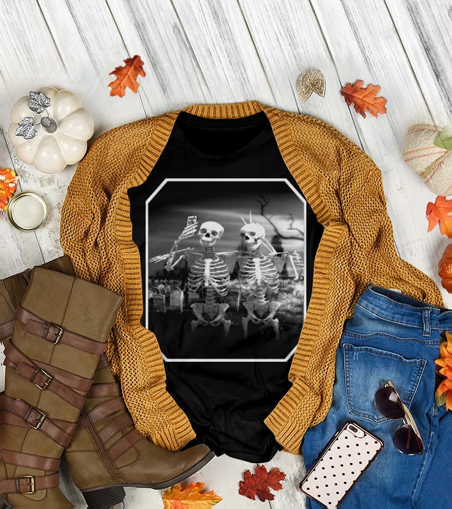 Skeleton Selfie in Spooky Graveyard Scene T-Shirt