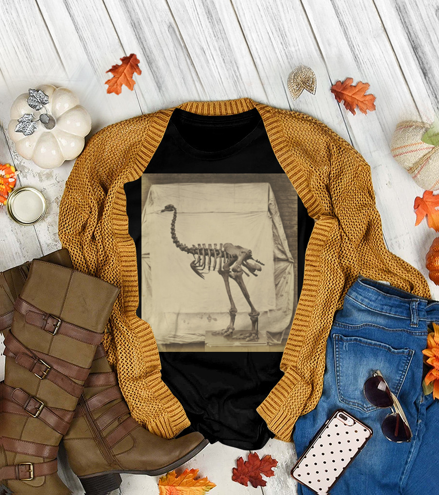 Dinomoris Elephantopus Dinosaur Bird Skeleton T-Shirt