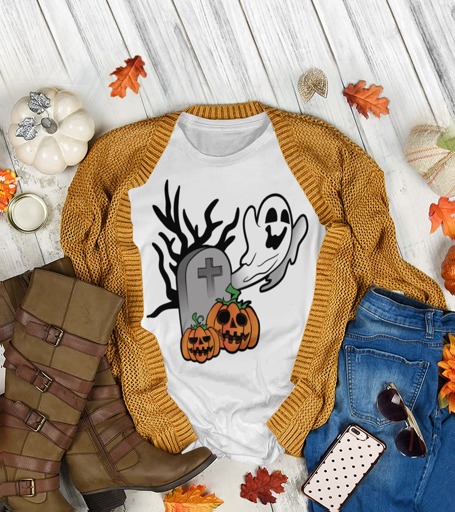 Ghostly Halloween Pumpkins and Scary Grave Stone Fright T-Shirt