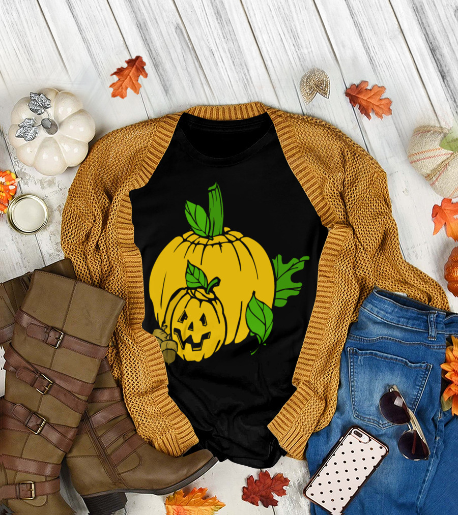 Pumpkins Colour Jack-O'-Lantern Leaves Acorns T-Shirt